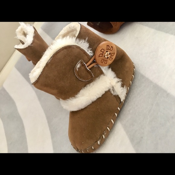 Baby boots and Minnentonka moccasins - Picture 2 of 2